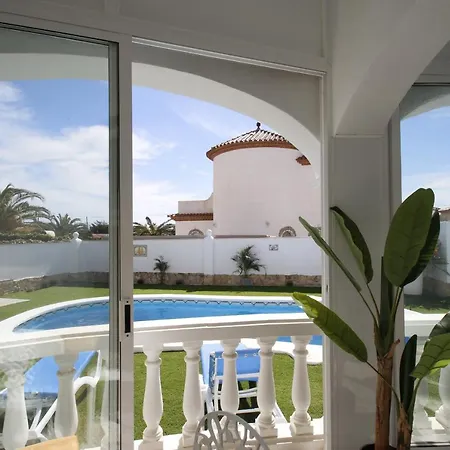 Oasis Costa Dorada ميامي بلاتجا