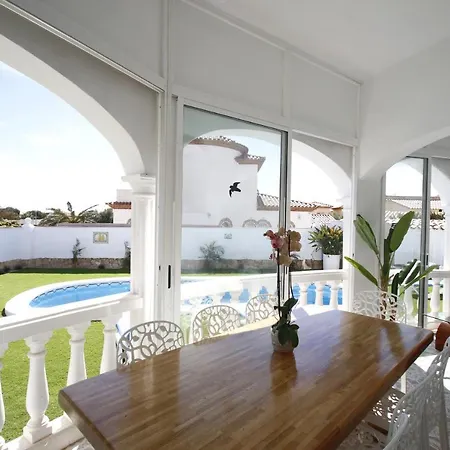 Oasis Costa Dorada 别墅
